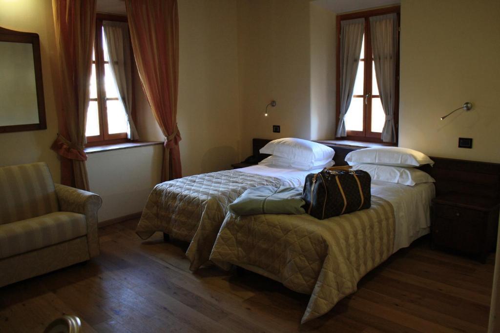 Hotel Cascina Canova Uggiate-Trevano Room photo